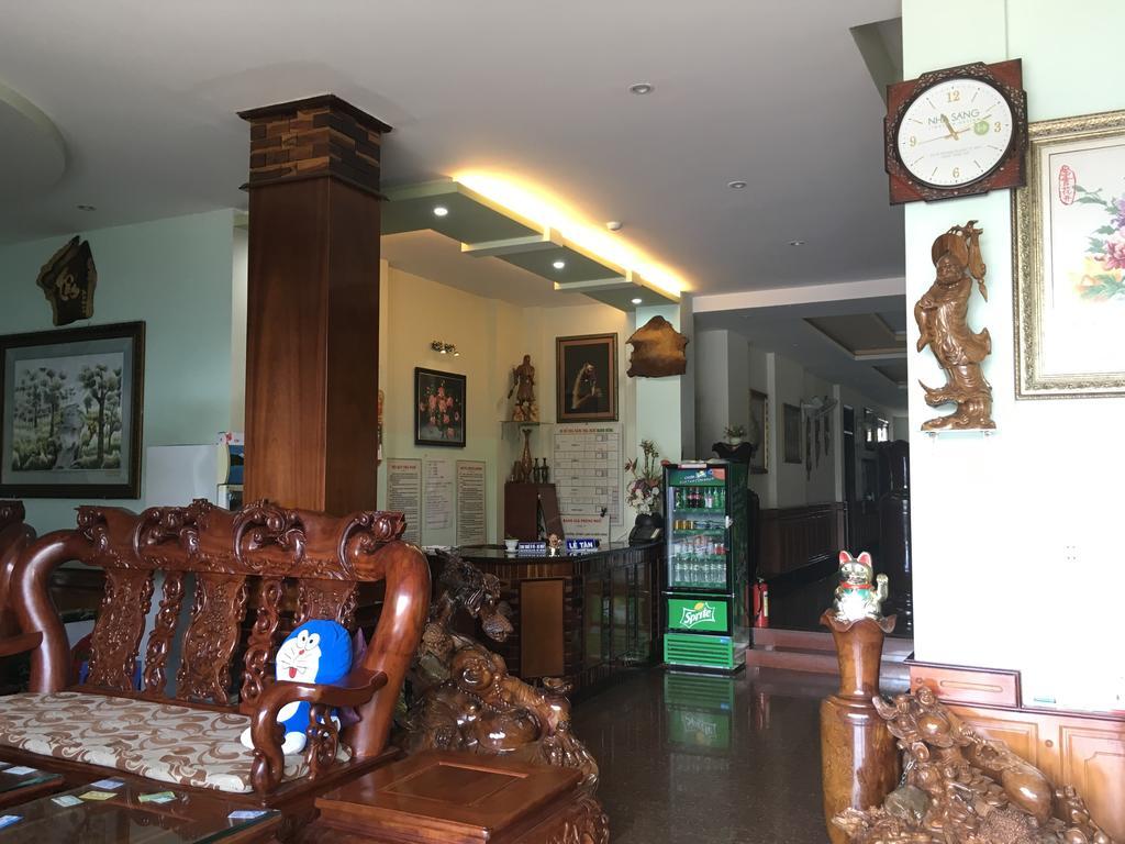 Manh Hung Hotel Buon Ma Thuot Exterior photo